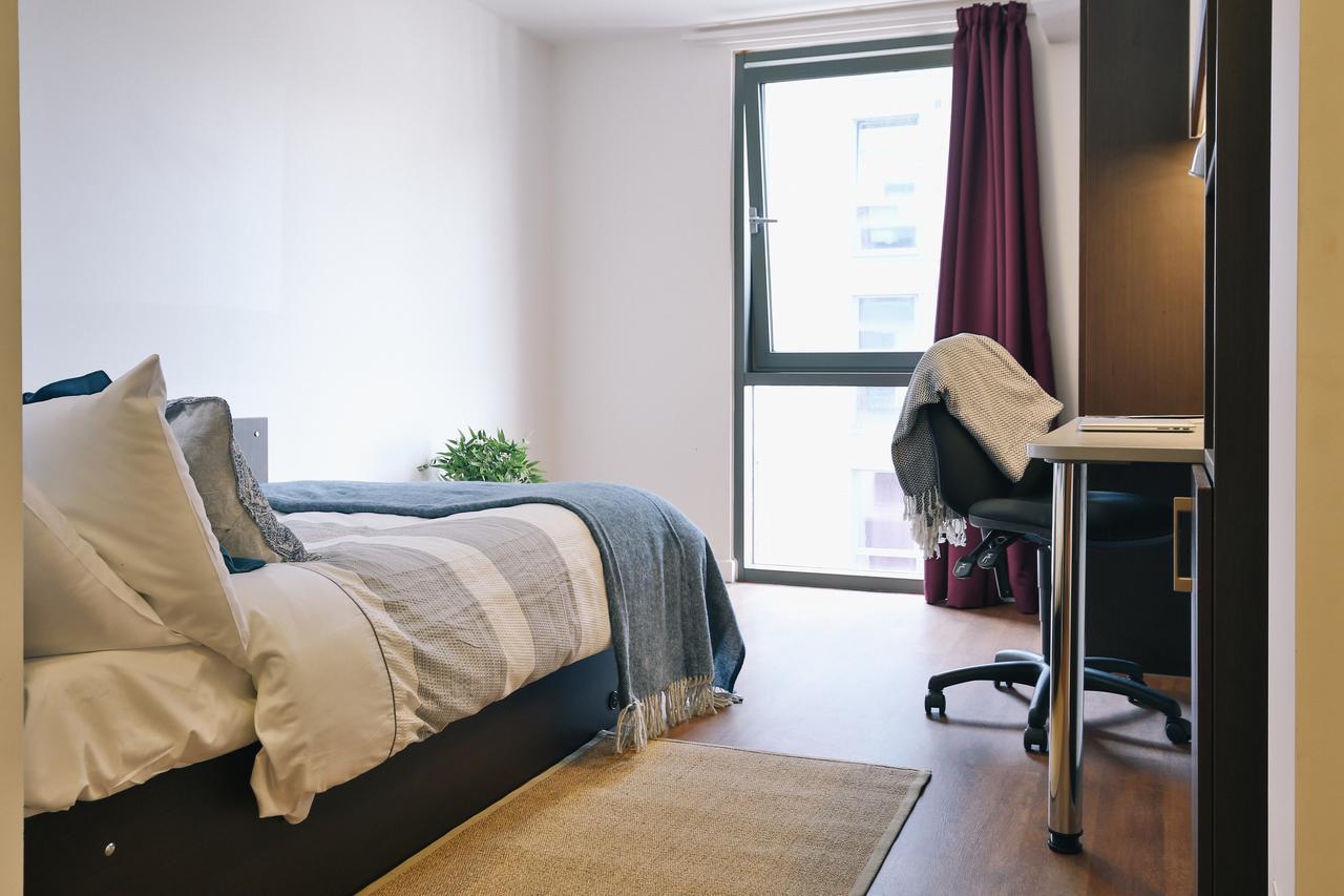 Hashtag Plymouth Apartment Exterior photo